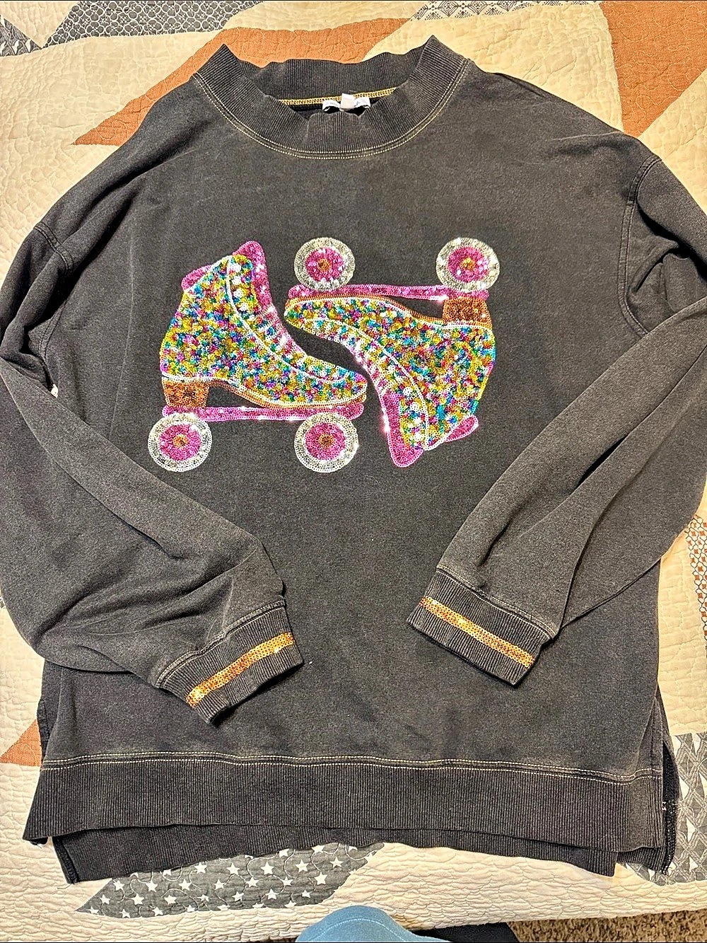 White Birch Skate Sequin Embellished Sweatshirt Black & Pink Medium